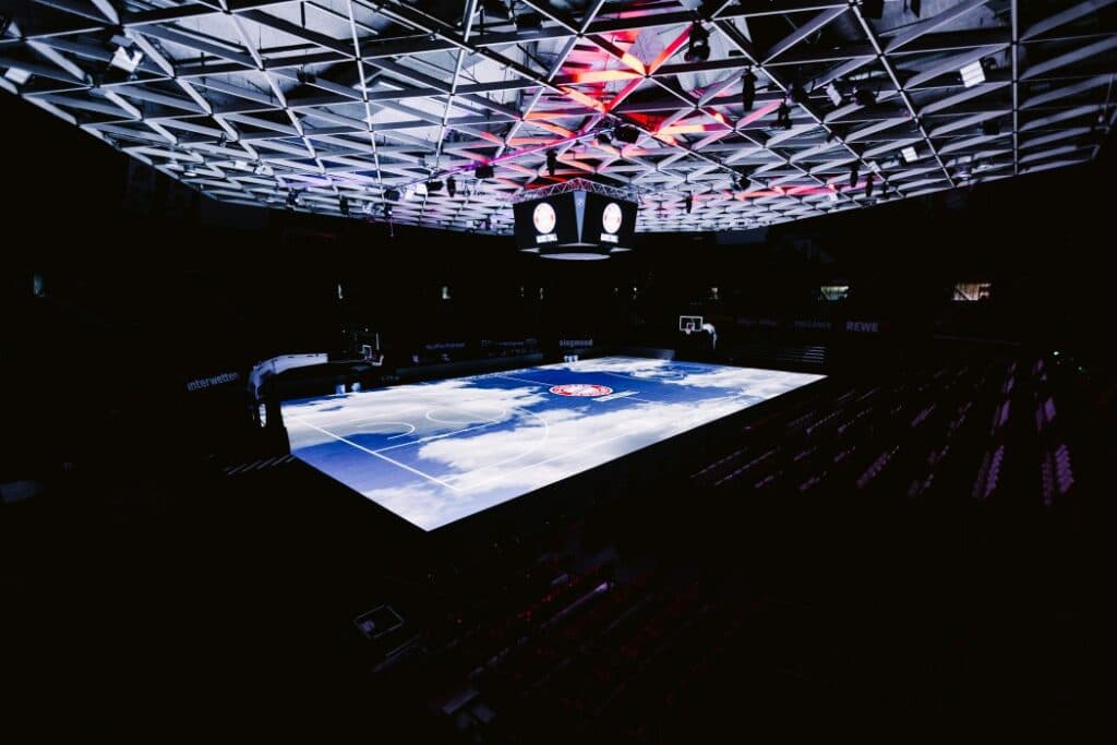 The German Wunderboden pulverisiert die Erlebnisse – Der ASB GlassFloor im BMW Park in München